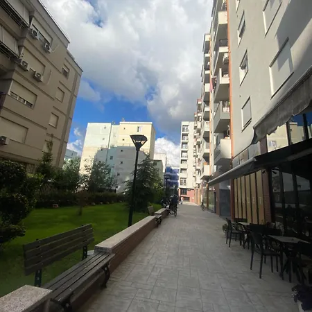 公寓 Guesthouse Apartments 地拉那
