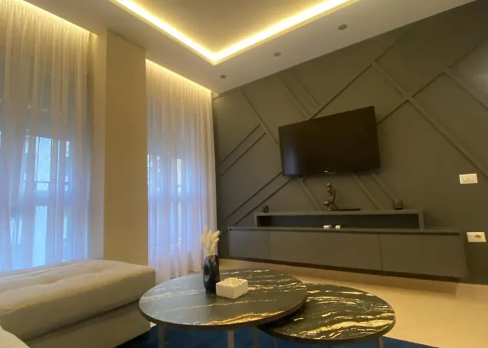 Guesthouse Apartments * 地拉那